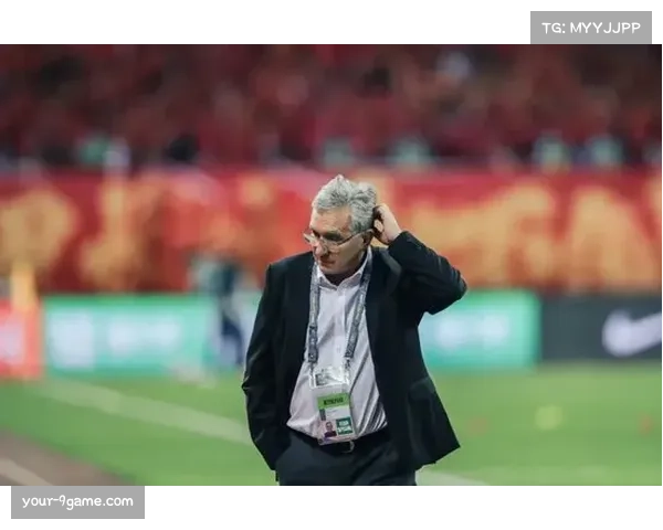 斯卢茨基菱形中场试验，拉唐回撤前腰效果待观察